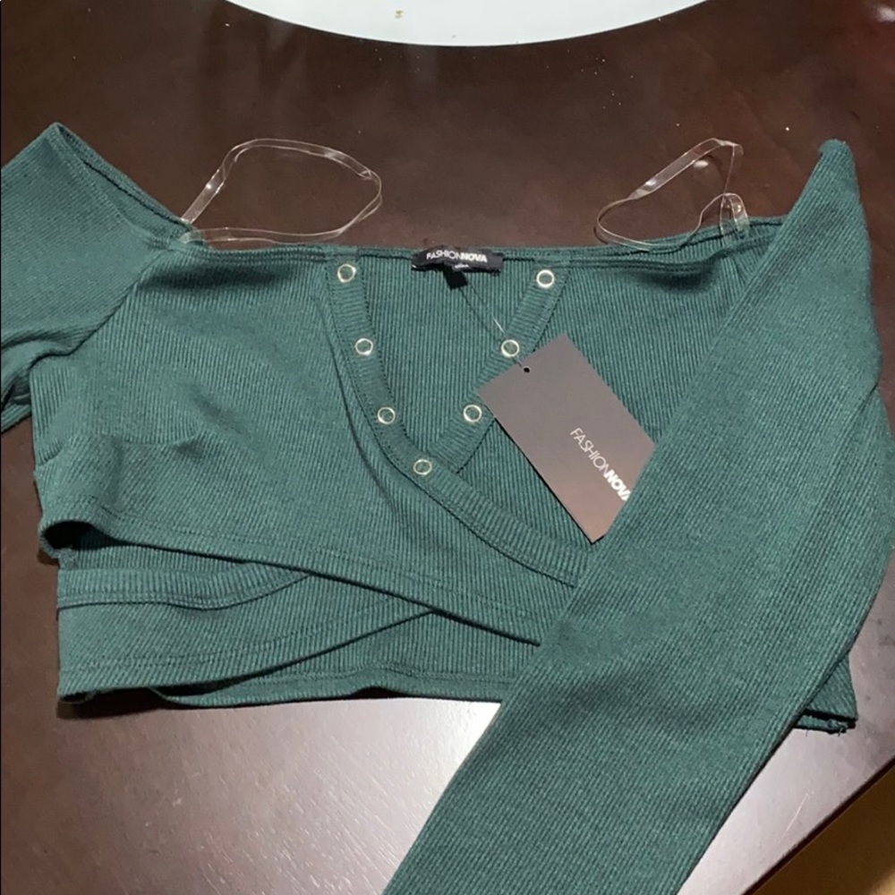 Long sleeve crop top